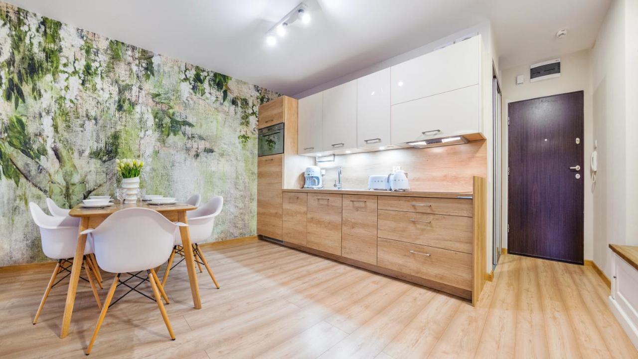 A008 Lux Tukan Polanki Park - Колобжег